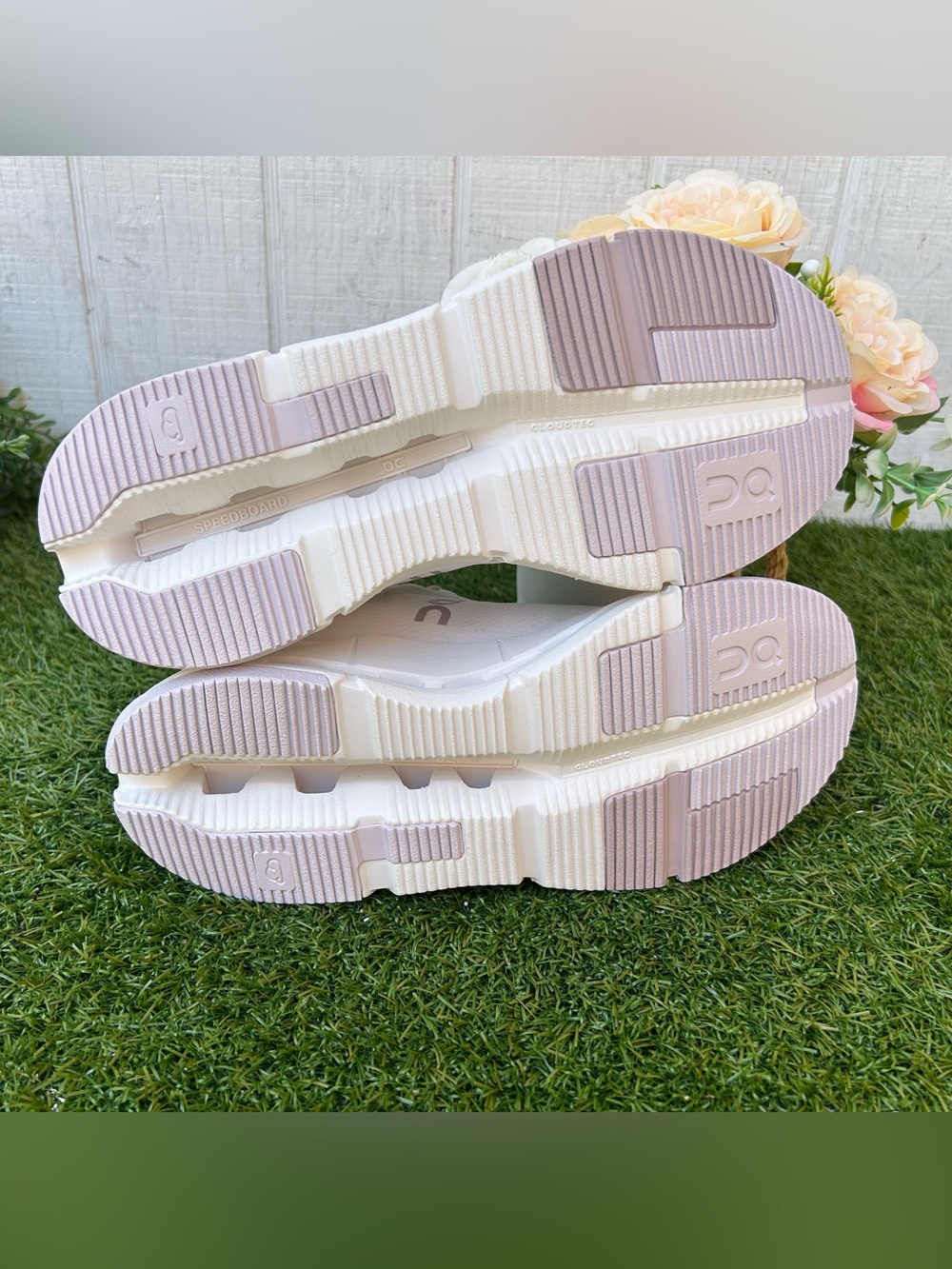 On Running Women Cloudnova 2 White / Orchid Low
Top Sneakers size 6 New /no box - Picture 16 of 16